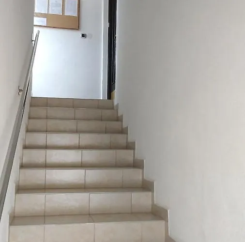 Mia *